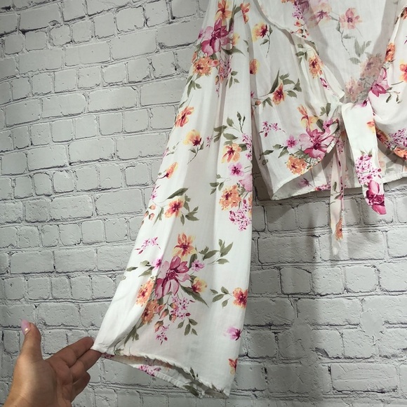 Forever 21 cropped blouse - Picture 4 of 9